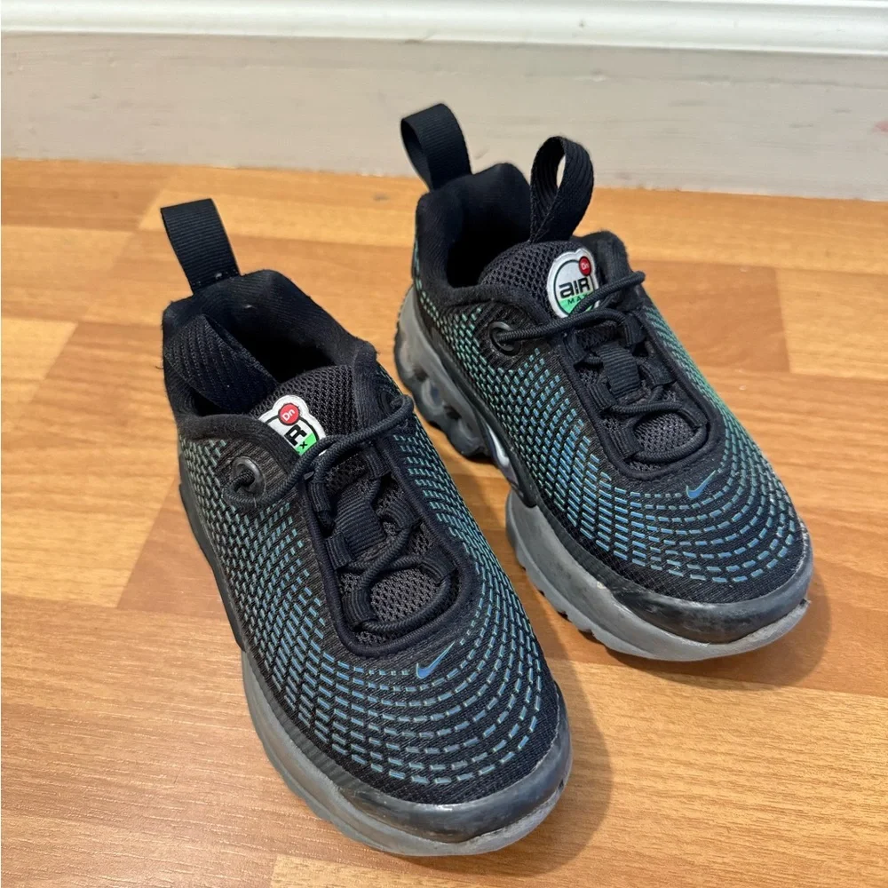 Nike Air Max Boys Black Blue Gray Mesh Sneakers Size 8C Lightweight Comfort